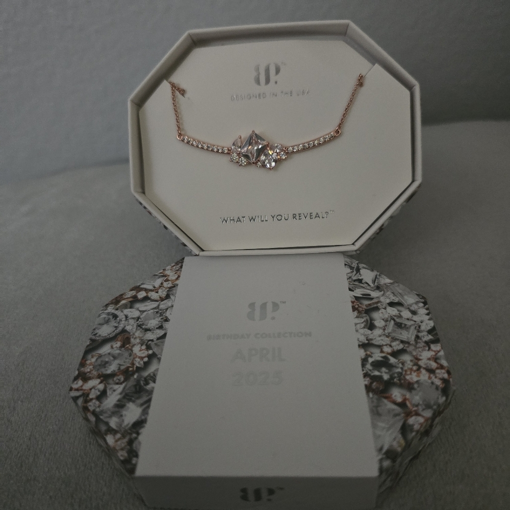 Elegant Rose Gold Necklace with Crystal Pendant